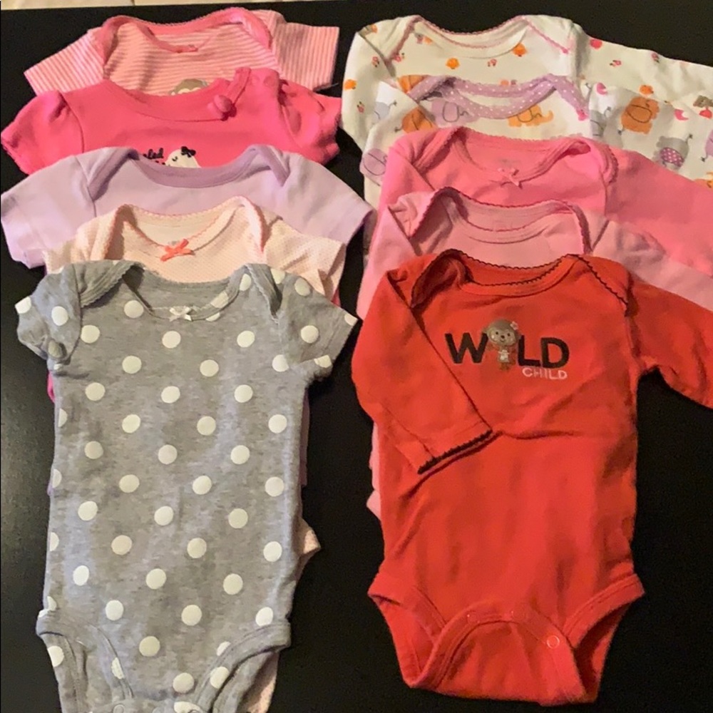 Lot of TEN (10) onesies. Size 3 months.
